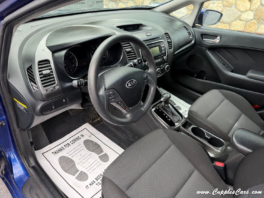 2017 Kia Forte Image 4