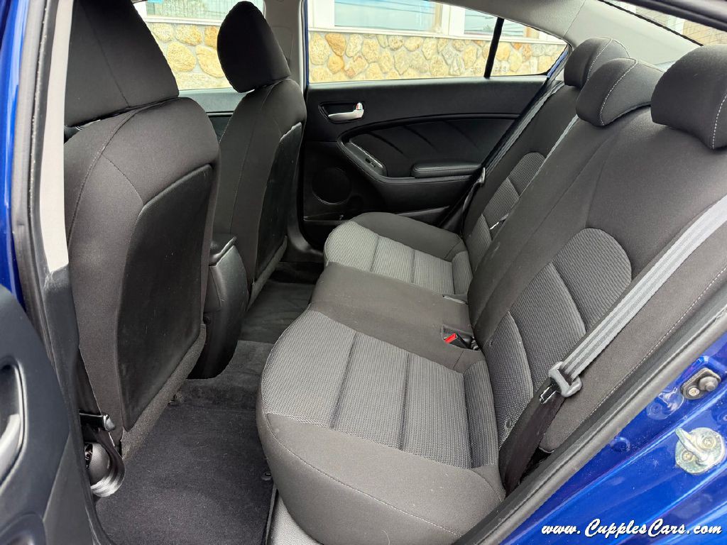 2017 Kia Forte Image 6