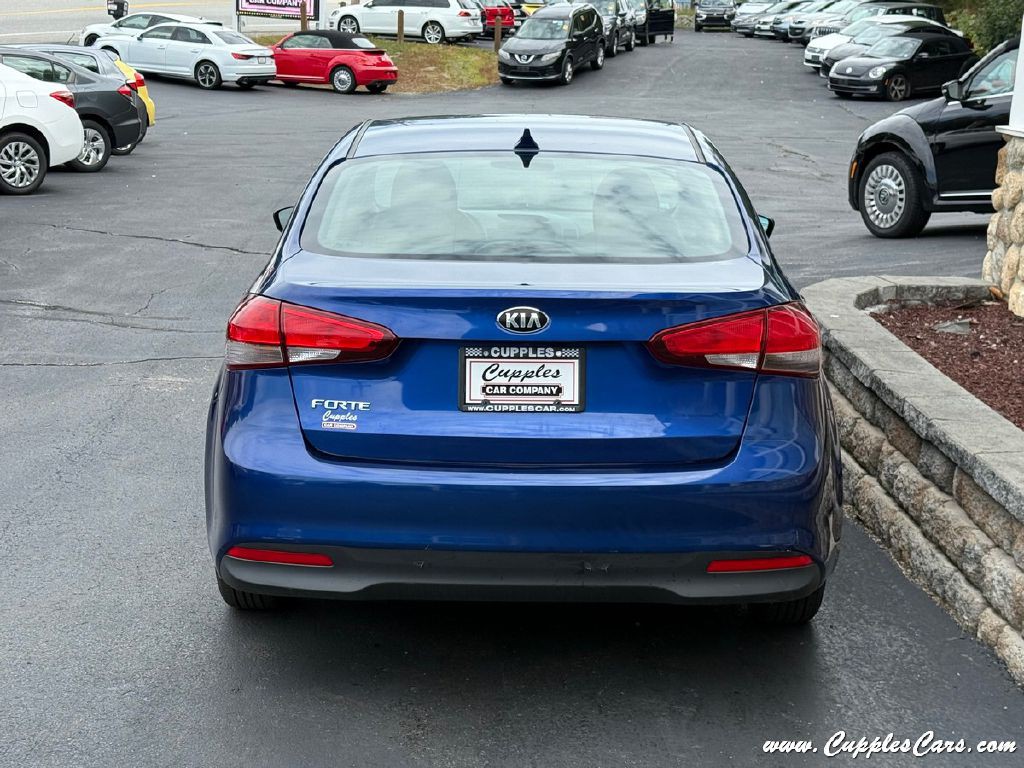 2017 Kia Forte Image 8