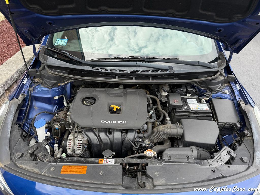 2017 Kia Forte Image 12
