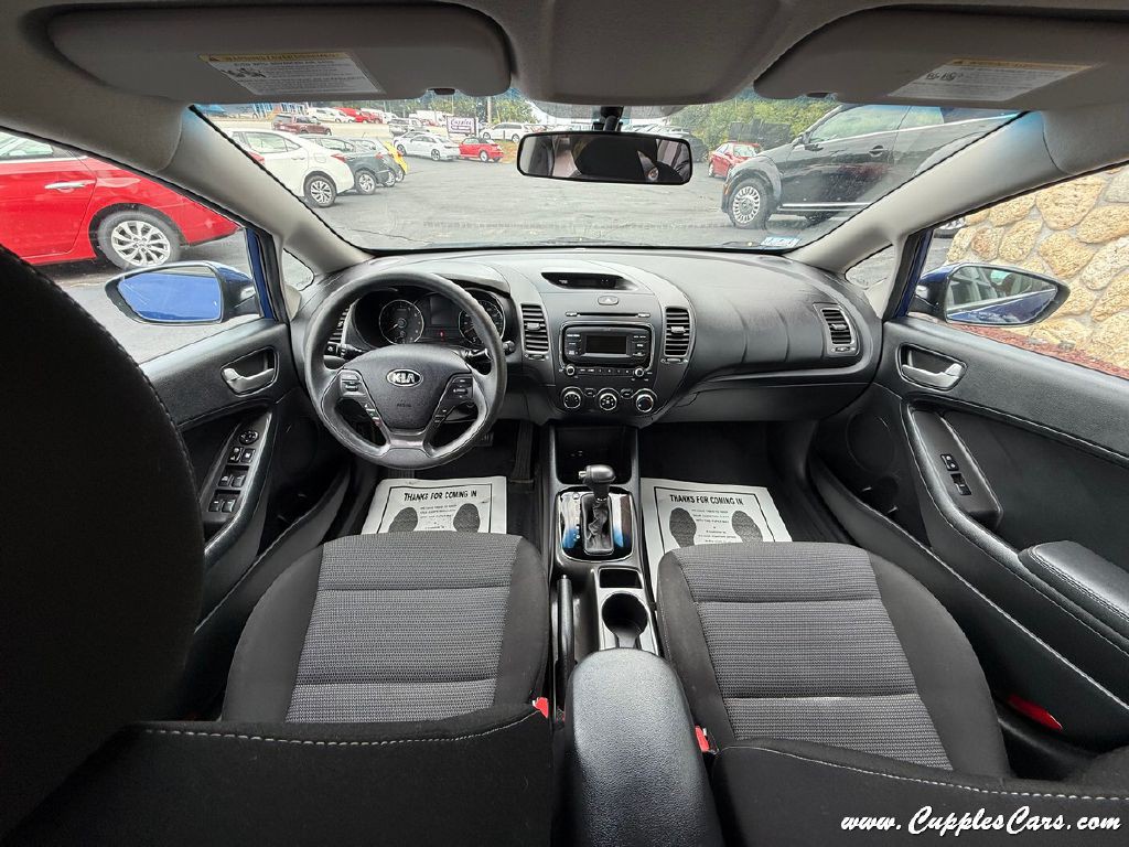 2017 Kia Forte Image 19