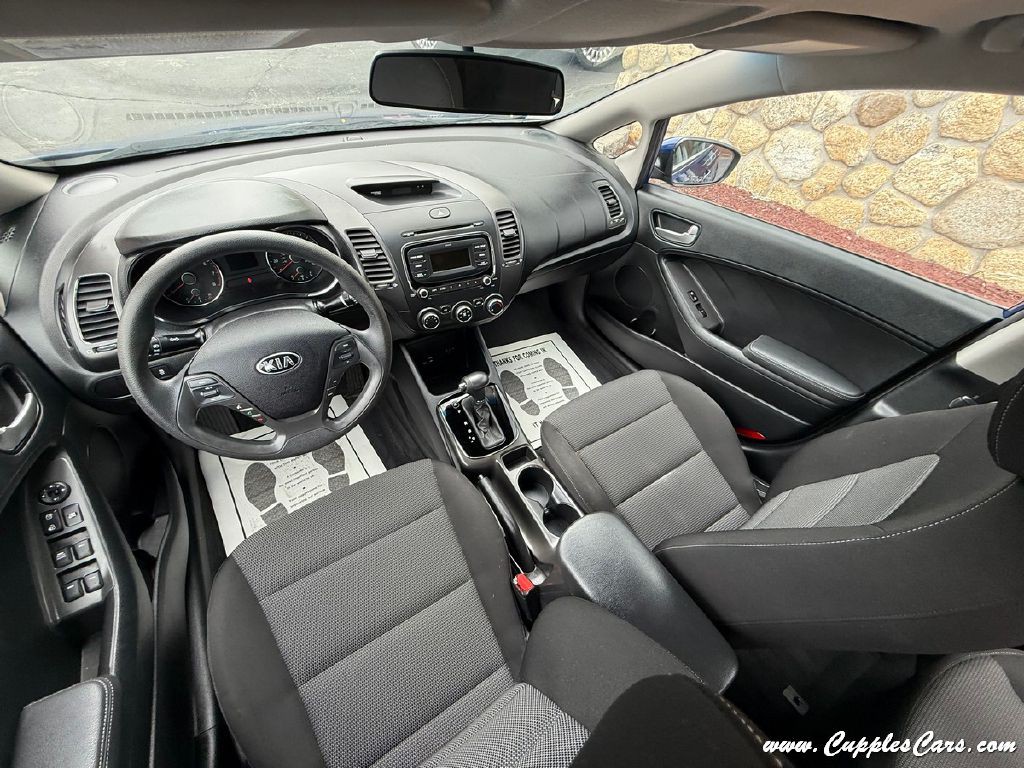2017 Kia Forte Image 20