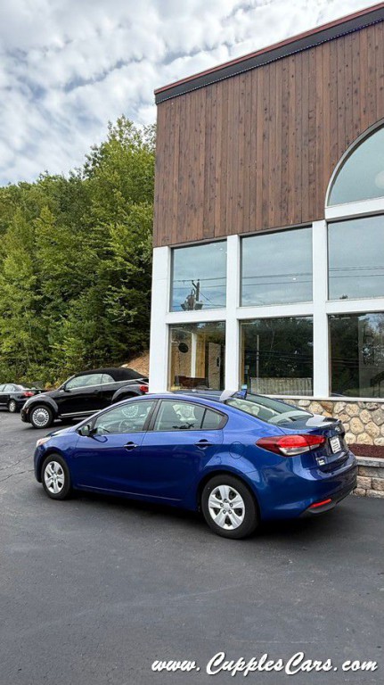 2017 Kia Forte Image 25