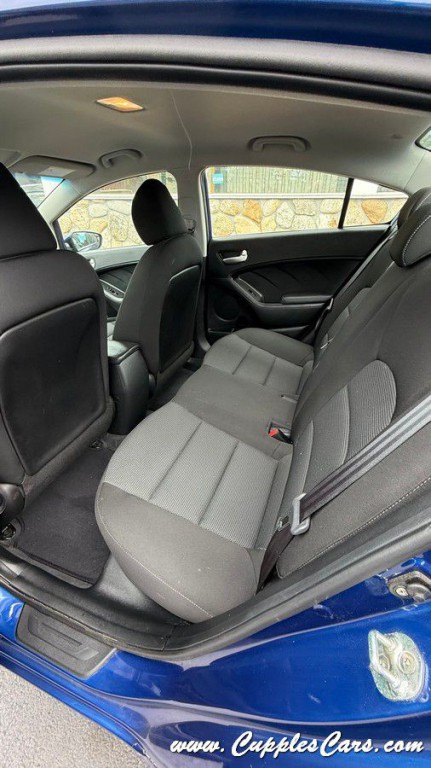 2017 Kia Forte Image 27