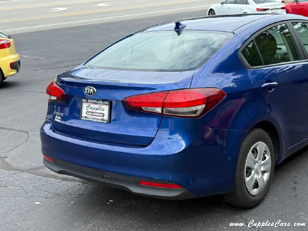 2017 Kia Forte Image 34