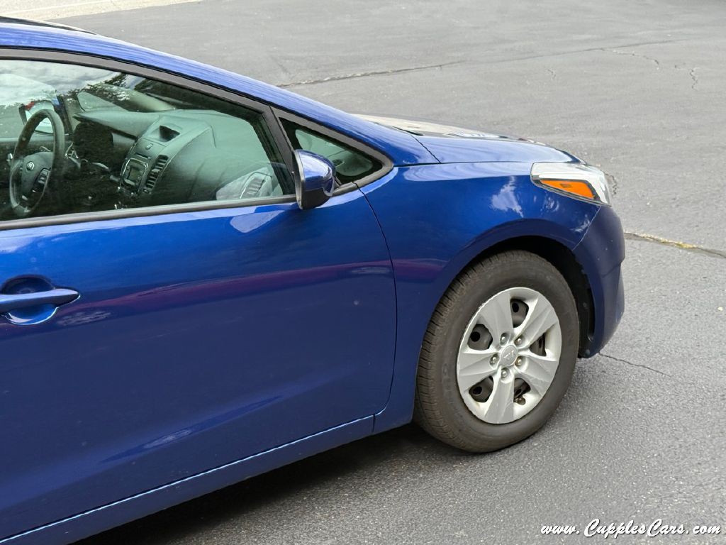 2017 Kia Forte Image 37
