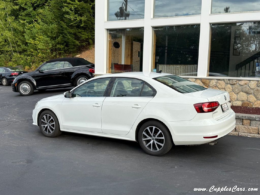 2017 Volkswagen Jetta Image 2