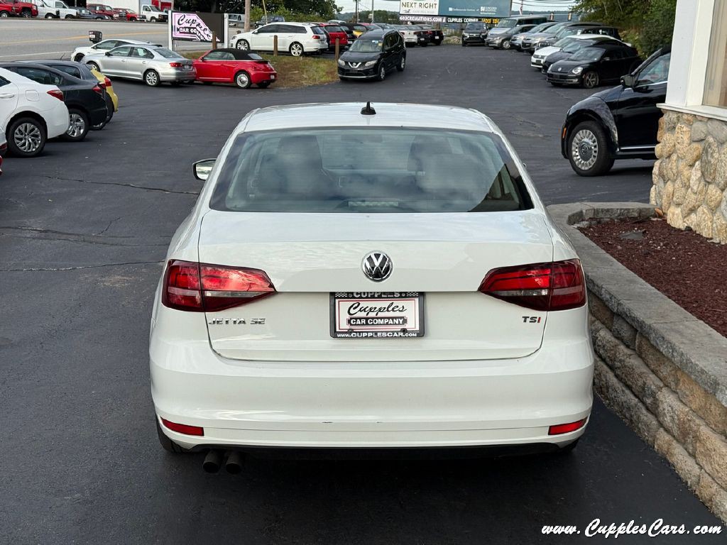 2017 Volkswagen Jetta Image 9