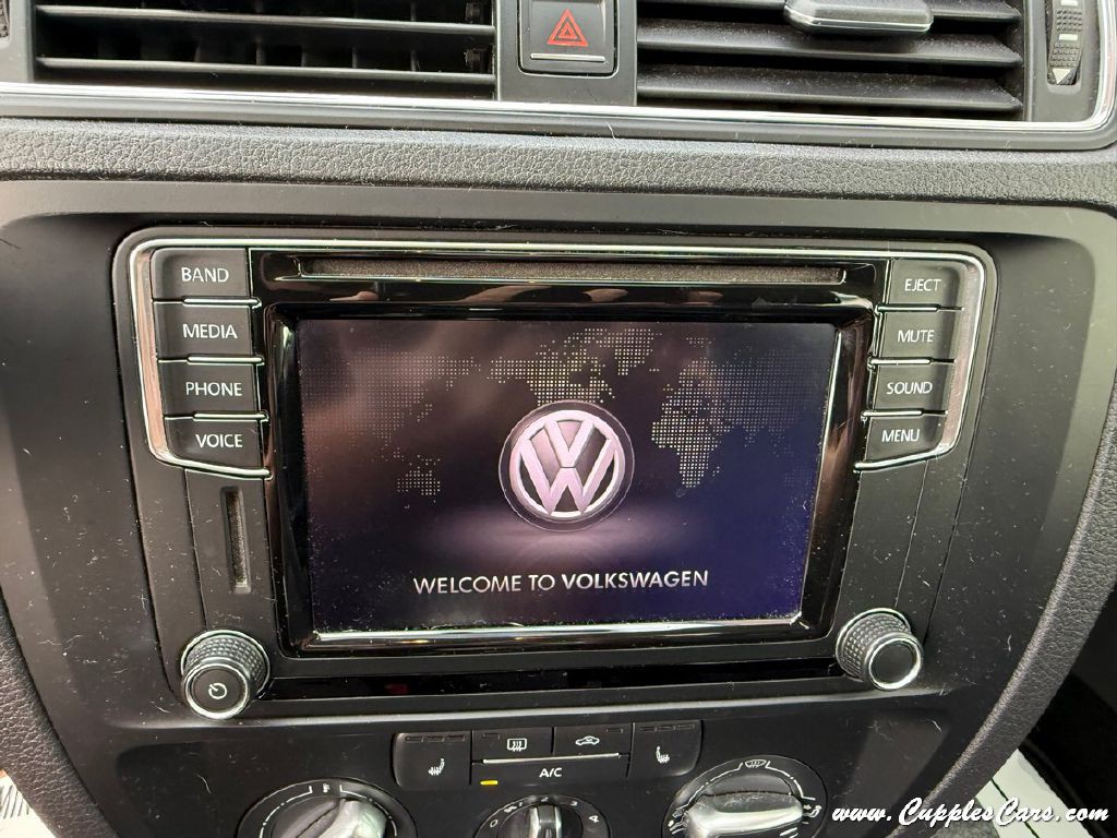 2017 Volkswagen Jetta Image 24