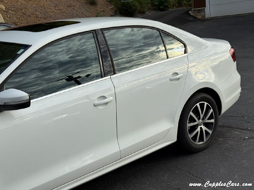 2017 Volkswagen Jetta Image 34