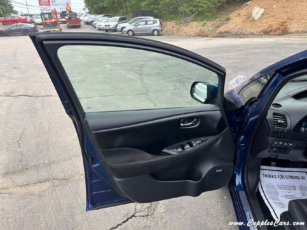 2016 Nissan Leaf Image 5