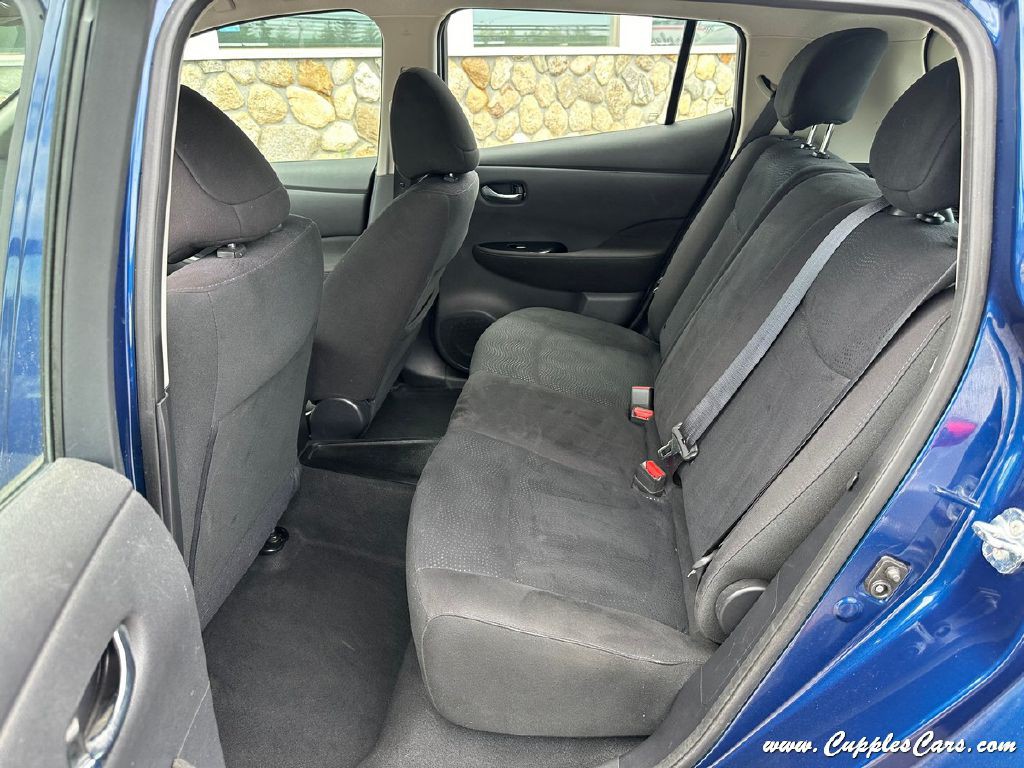 2016 Nissan Leaf Image 6
