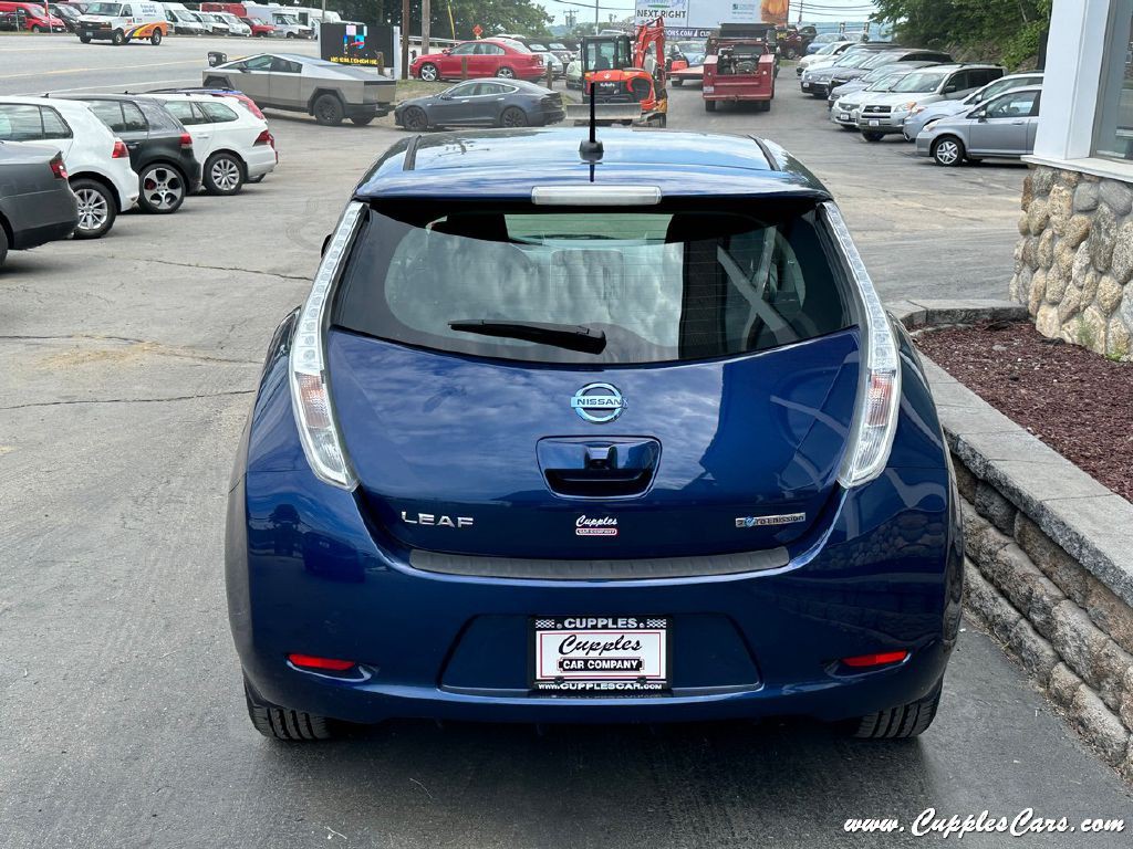2016 Nissan Leaf Image 10