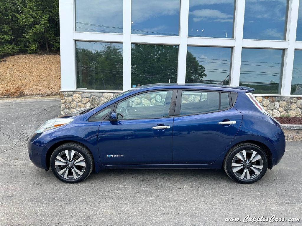 2016 Nissan Leaf Image 11