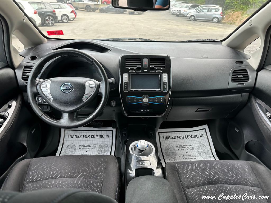 2016 Nissan Leaf Image 16