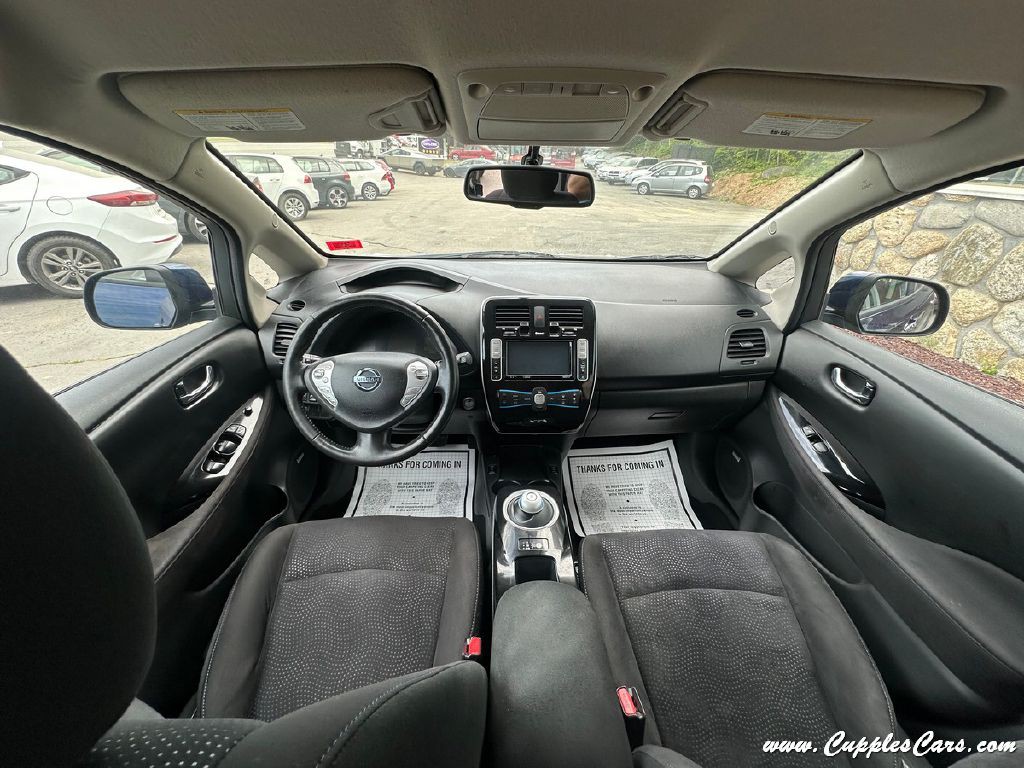 2016 Nissan Leaf Image 21