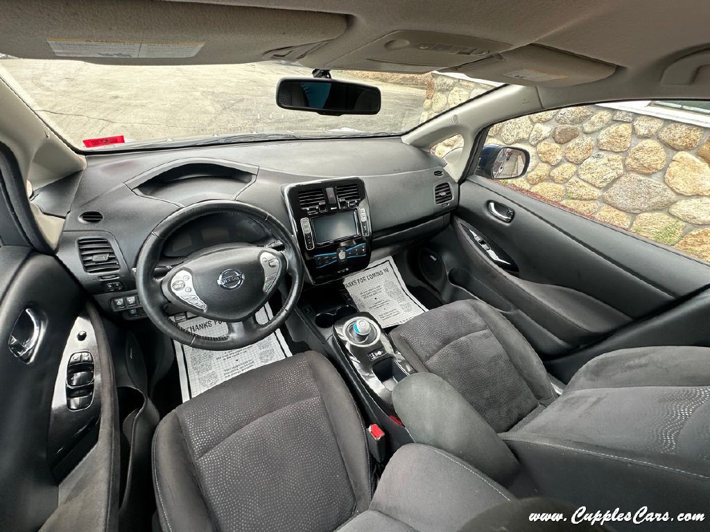 2016 Nissan Leaf Image 22