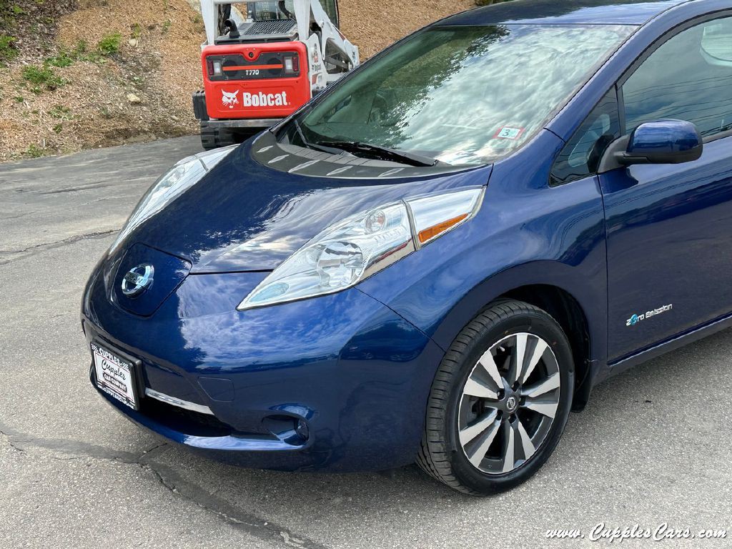 2016 Nissan Leaf Image 35