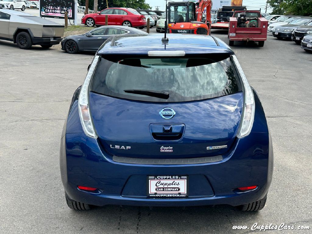 2016 Nissan Leaf Image 39