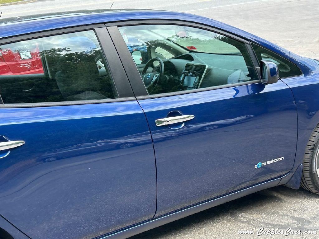 2016 Nissan Leaf Image 42