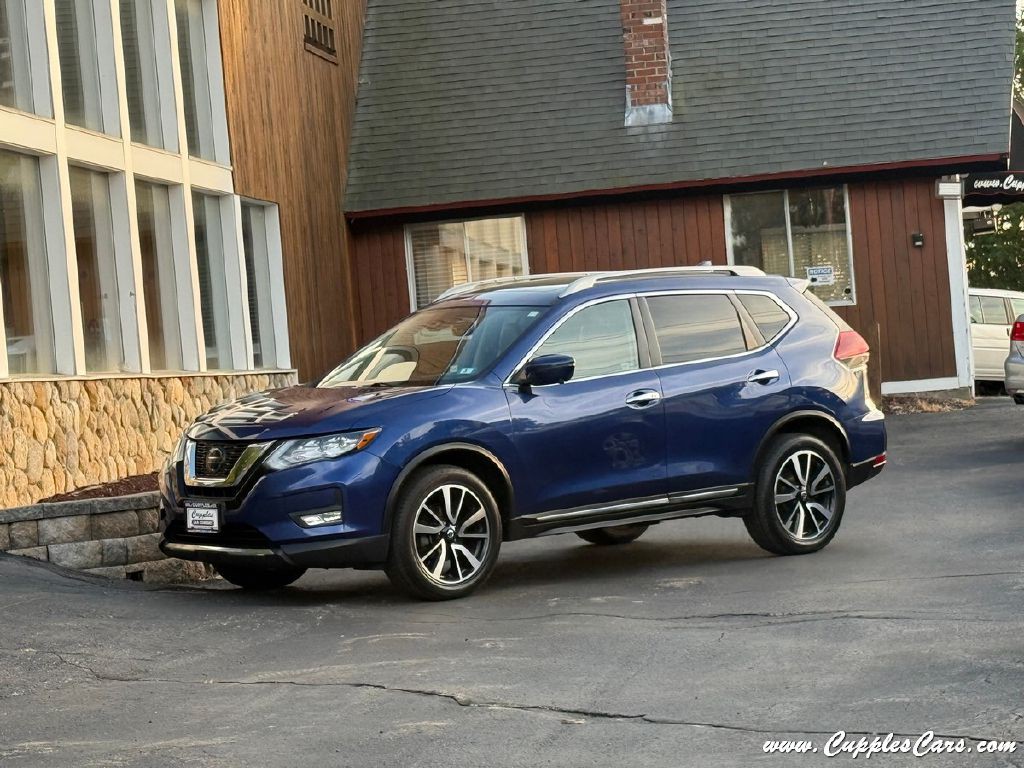 2019 Nissan Rogue Image 1