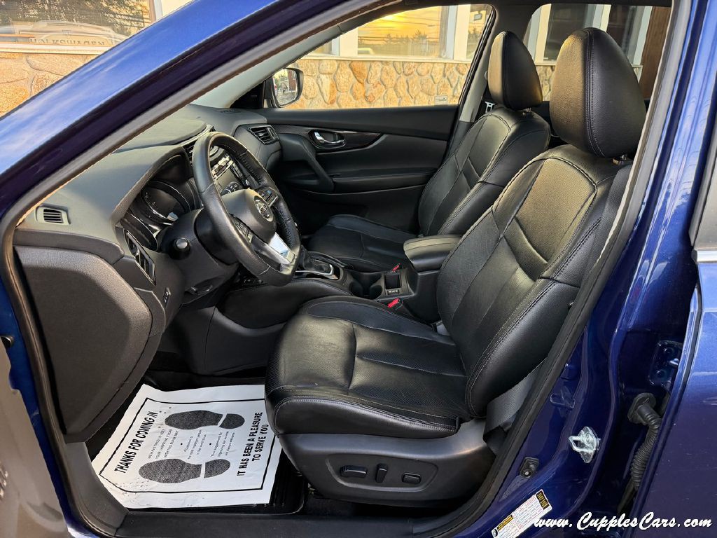 2019 Nissan Rogue Image 3