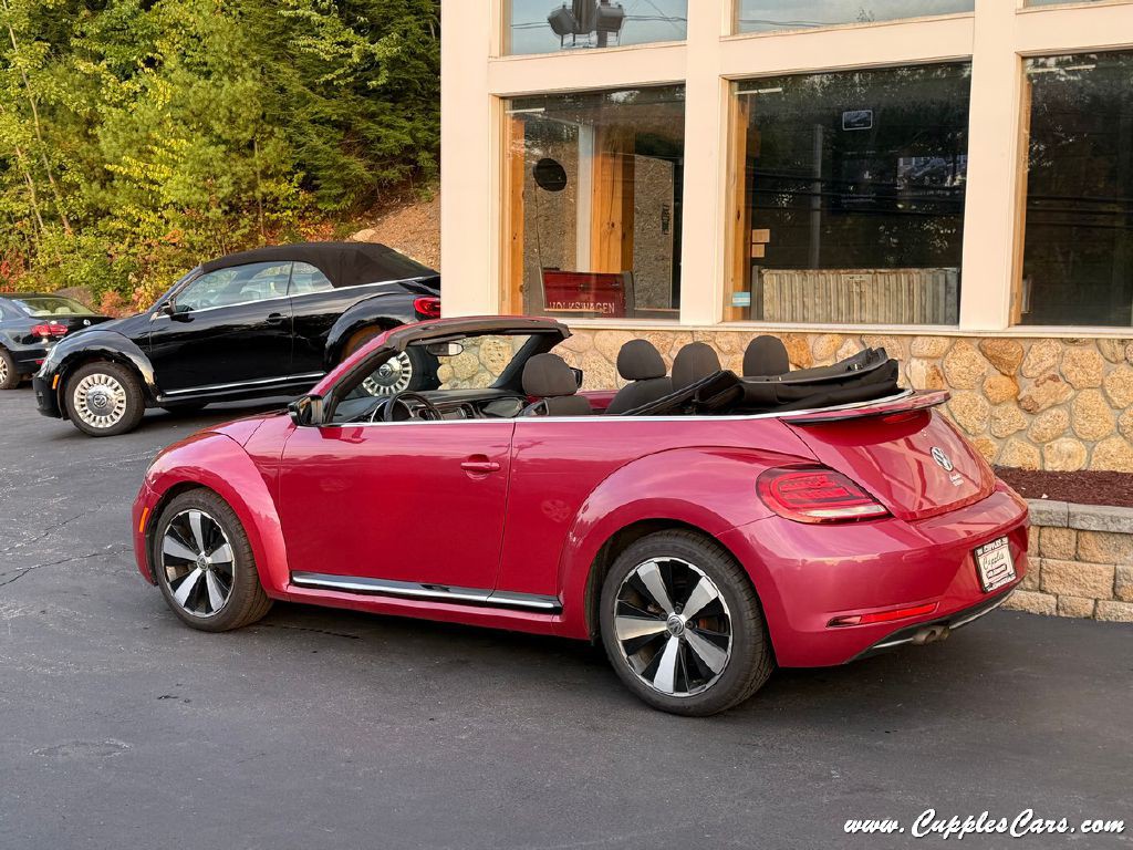 2017 Volkswagen Beetle Image 2
