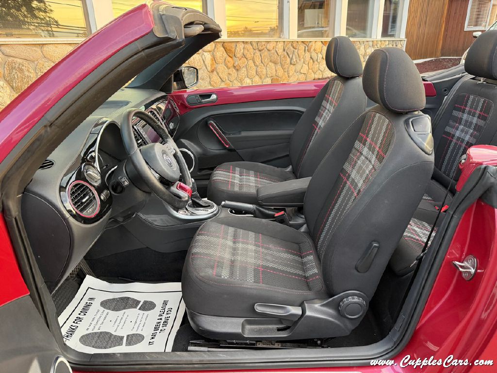 2017 Volkswagen Beetle Image 3
