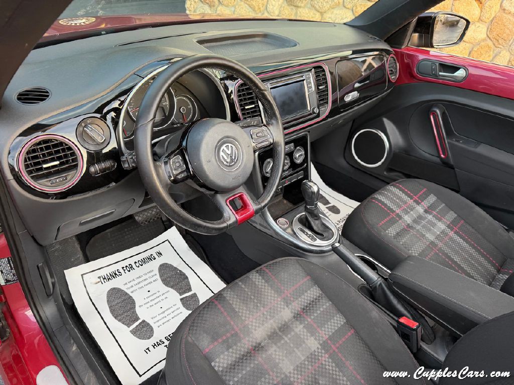 2017 Volkswagen Beetle Image 4