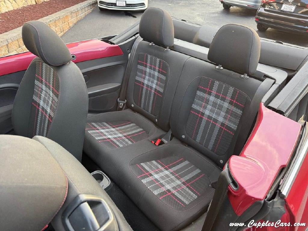 2017 Volkswagen Beetle Image 6
