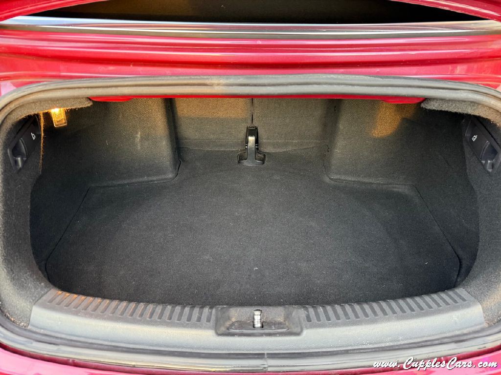 2017 Volkswagen Beetle Image 8