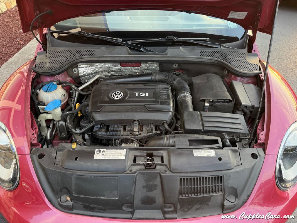 2017 Volkswagen Beetle Image 19