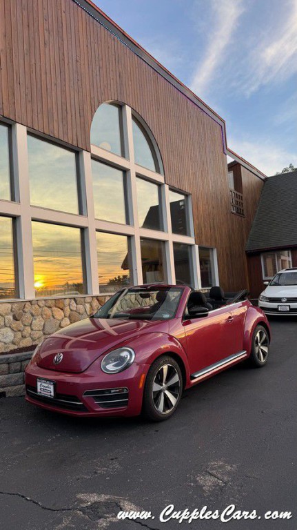 2017 Volkswagen Beetle Image 30