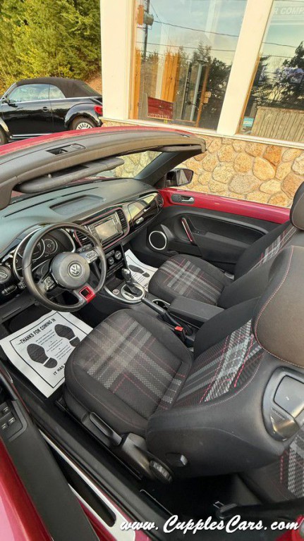 2017 Volkswagen Beetle Image 33