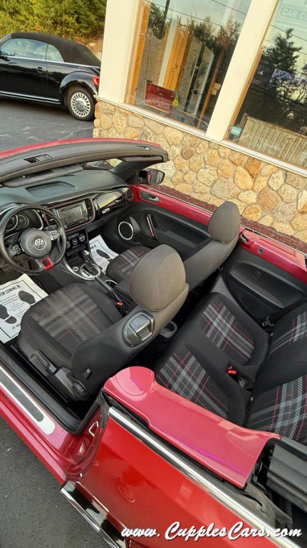 2017 Volkswagen Beetle Image 35