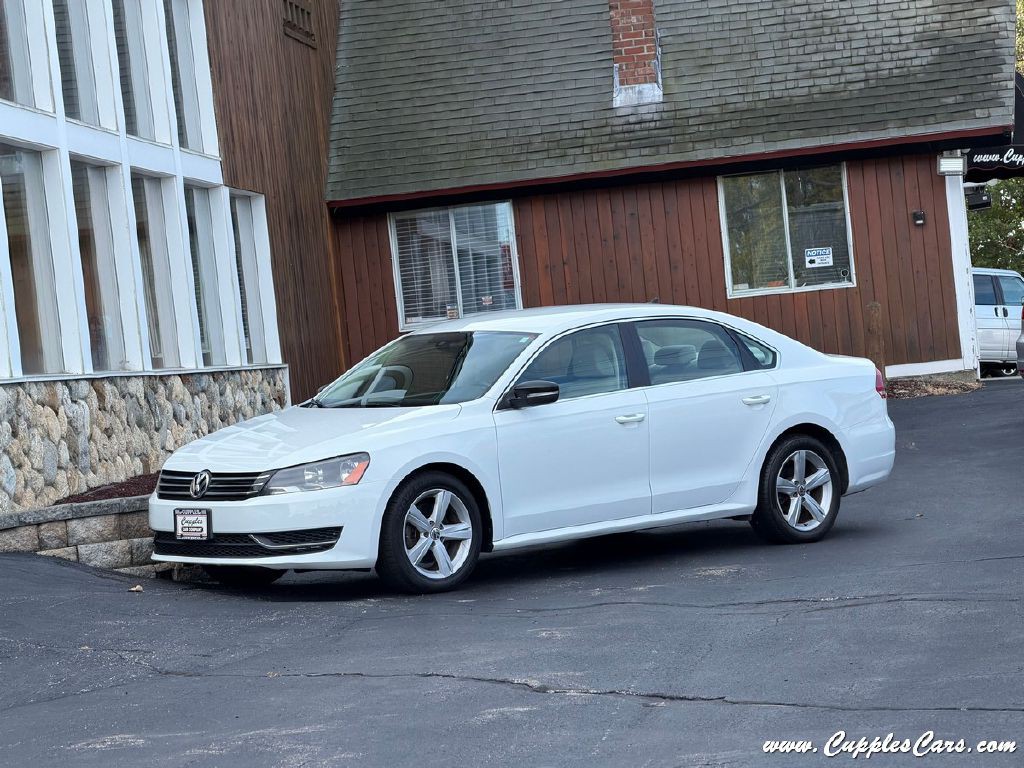 2013 Volkswagen Passat Image 1