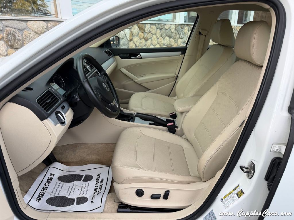 2013 Volkswagen Passat Image 3