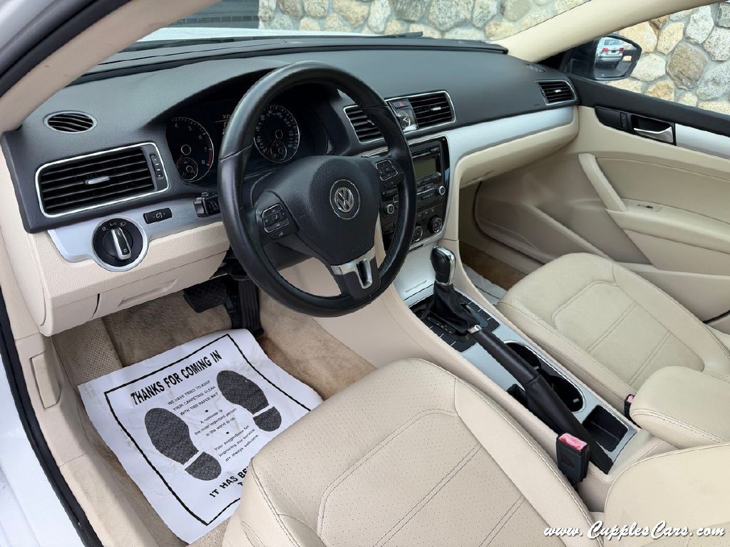 2013 Volkswagen Passat Image 4
