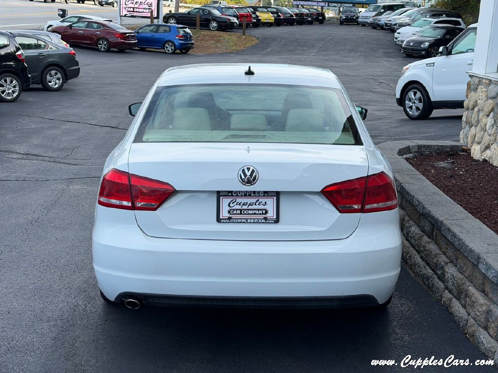 2013 Volkswagen Passat Image 9