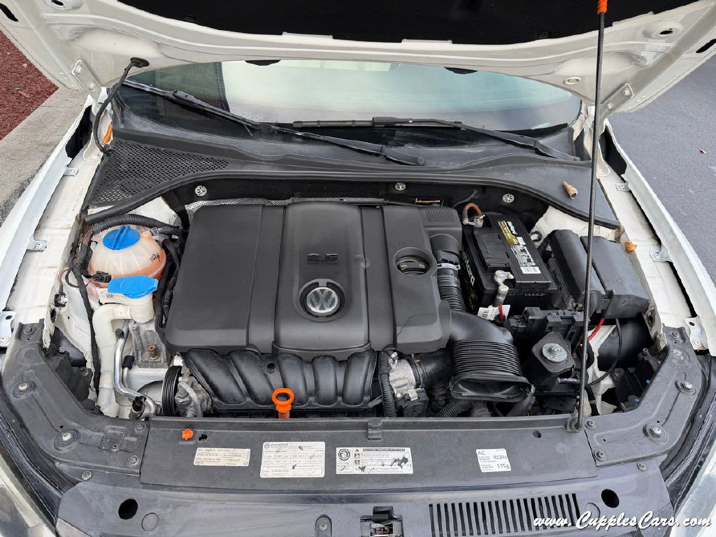 2013 Volkswagen Passat Image 13