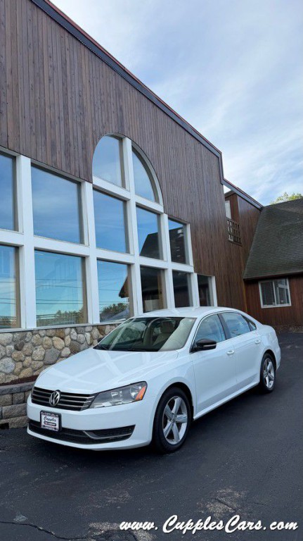 2013 Volkswagen Passat Image 24
