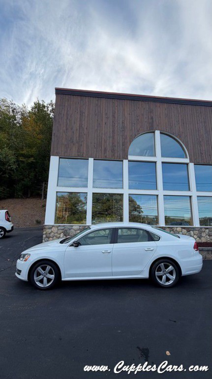 2013 Volkswagen Passat Image 25