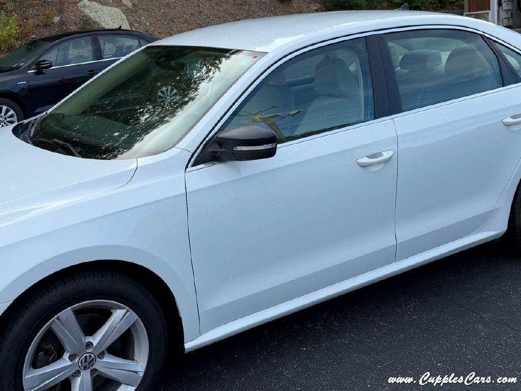 2013 Volkswagen Passat Image 31