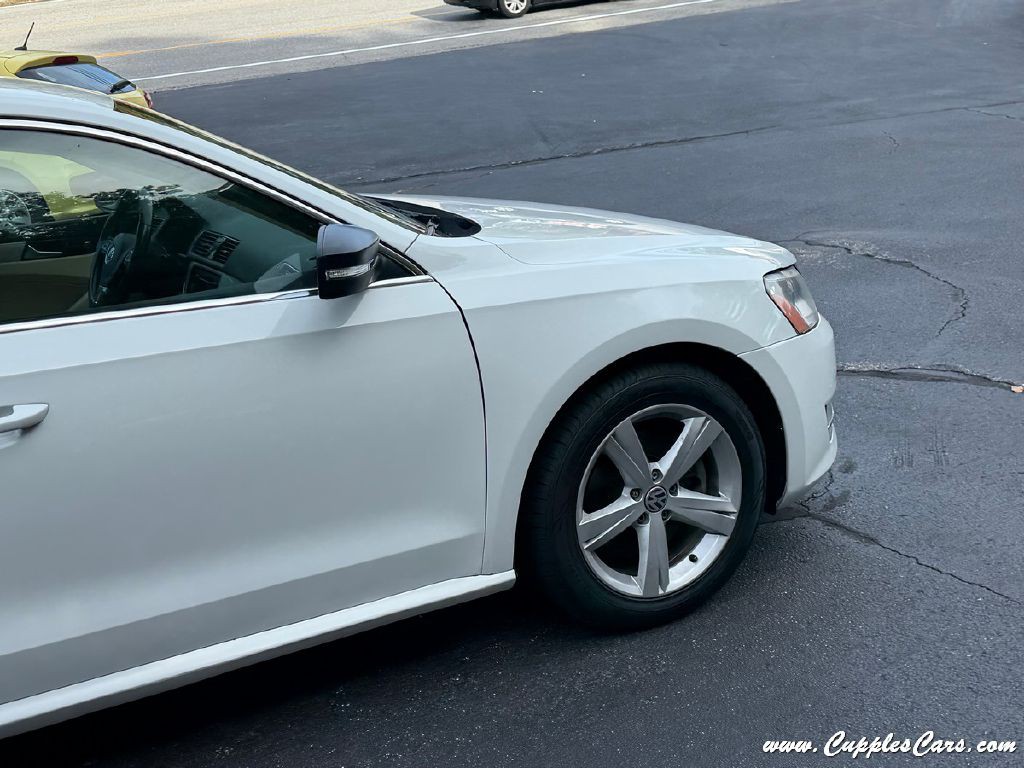 2013 Volkswagen Passat Image 38