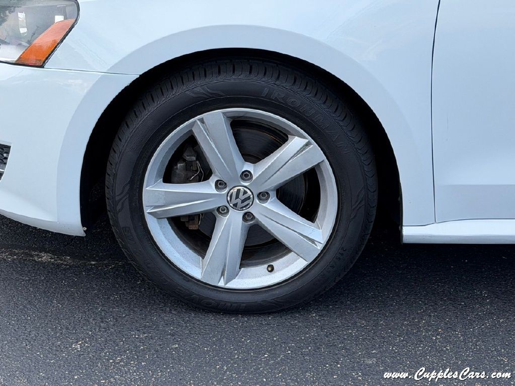 2013 Volkswagen Passat Image 42
