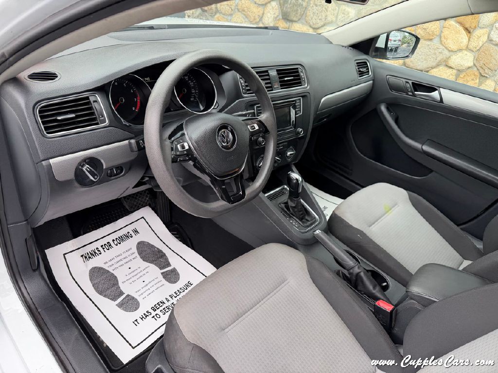 2017 Volkswagen Jetta Image 4