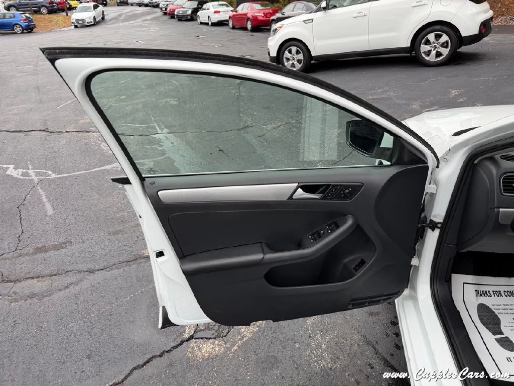 2017 Volkswagen Jetta Image 5