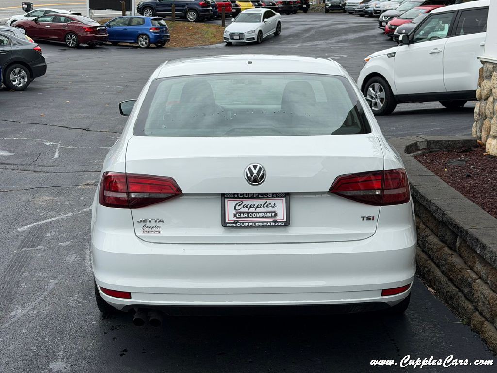 2017 Volkswagen Jetta Image 9
