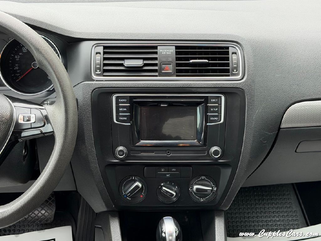 2017 Volkswagen Jetta Image 17