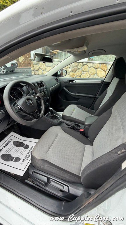 2017 Volkswagen Jetta Image 29